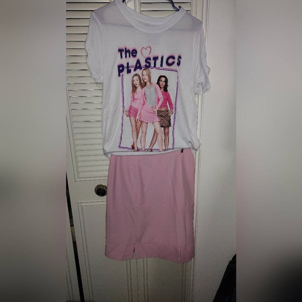 Mean girls outfit. Skirt size 4 tshirts xl